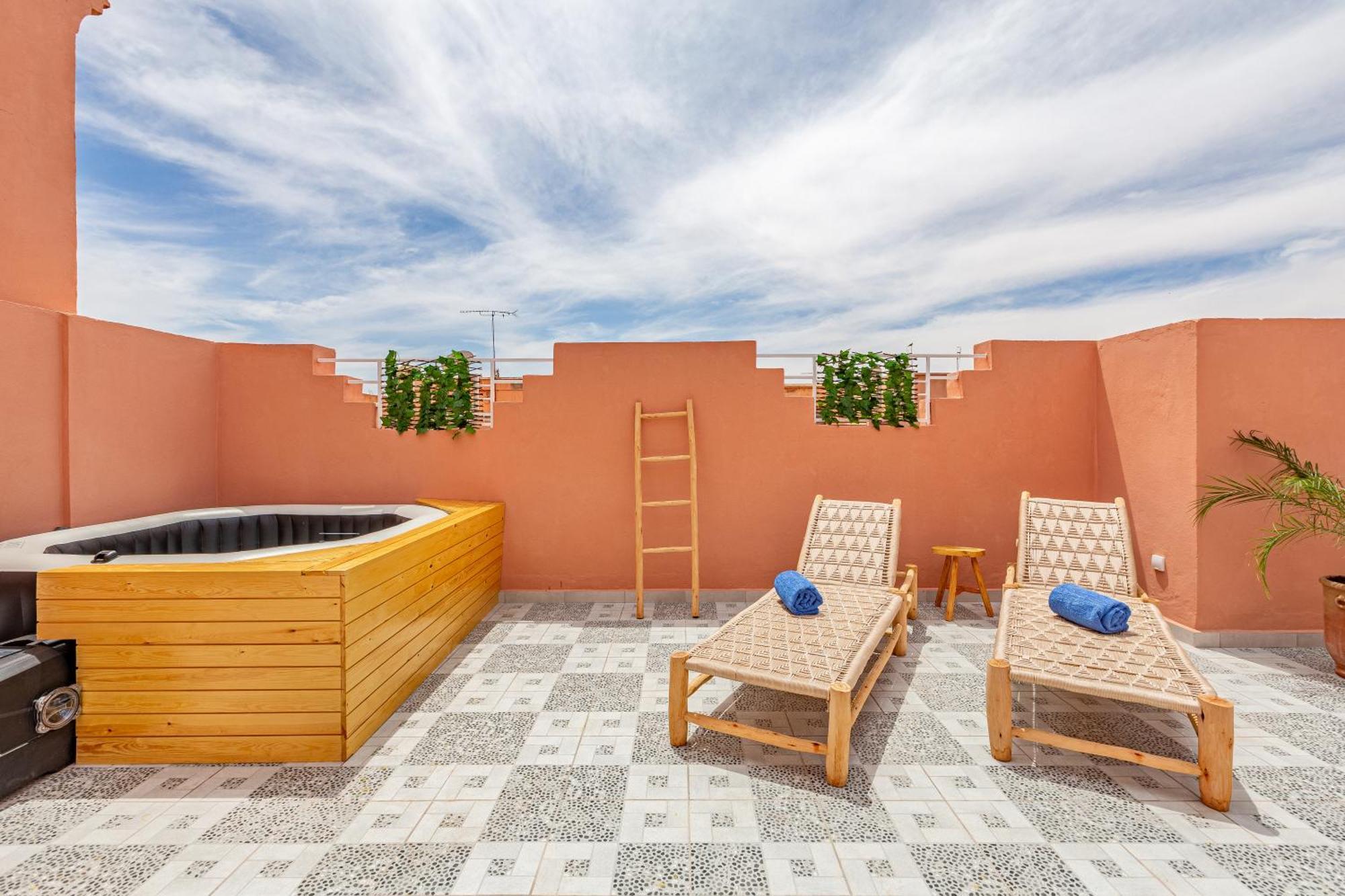 Appart Hôtel avec Terrasse et JACUZZI PRIVE Marraquexe Exterior foto